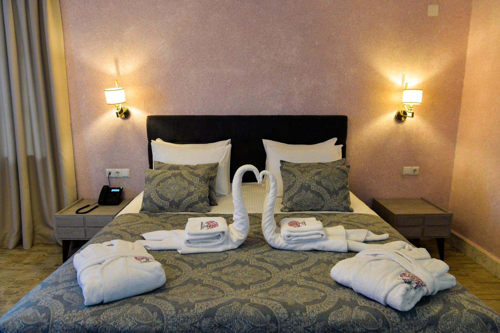 Hotel Magnolia In The City Centre Кутаиси Экстерьер фото